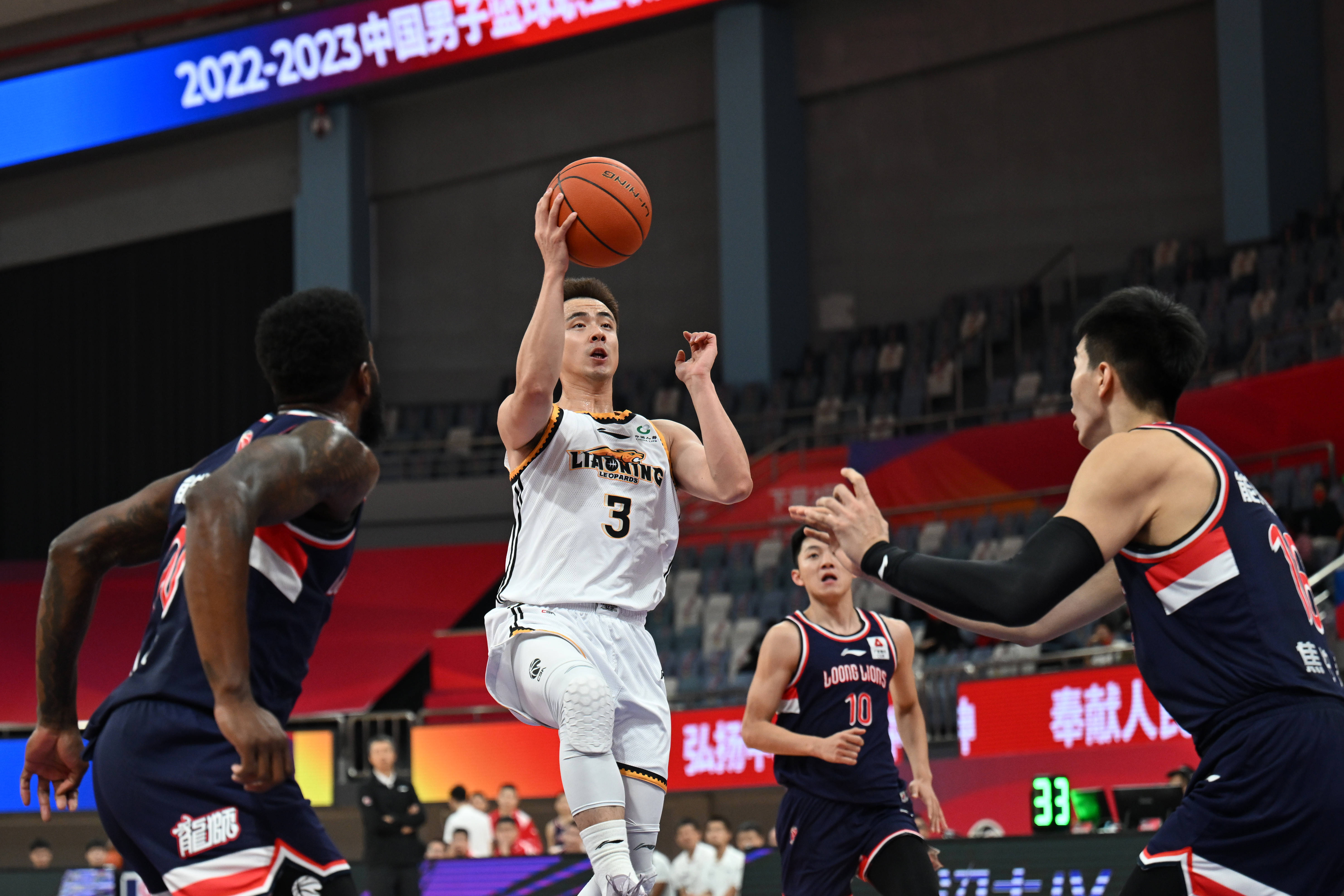 关于清晨CBA常规赛传出新动向,深圳男篮门线救险,管理层表态:态度坚定,球探报告显示潜力的信息 关于清晨CBA常规赛传出新动向,深圳男篮门线救险,管理层表态:态度坚定,球探报告显示潜力的信息